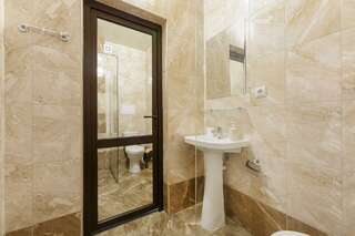 Отель White Hotel  Витязево 4-местная комната комфорт с балконом-7