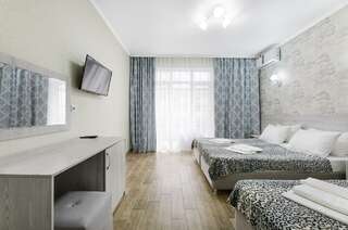 Отель White Hotel  Витязево 3-местная комната комфорт с балконом-2